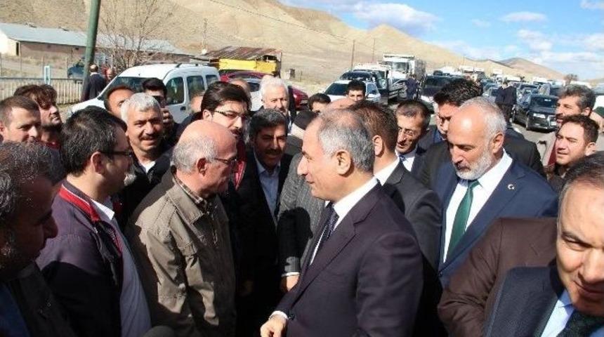 Bakan Ala&rsquo;ya Baba Ocağı Oltu&rsquo;da Sevgi Seli