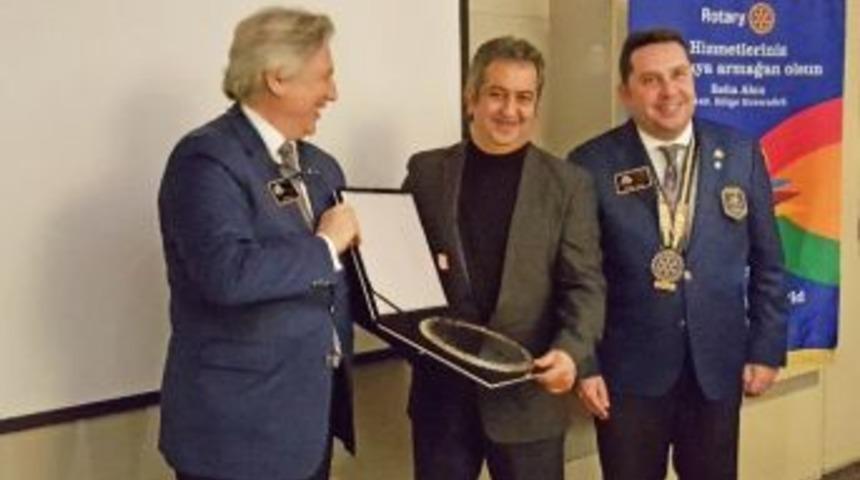 Agora Rotary&rsquo;nin &Ouml;d&uuml;l&uuml; Arya Kamala&rsquo;nın