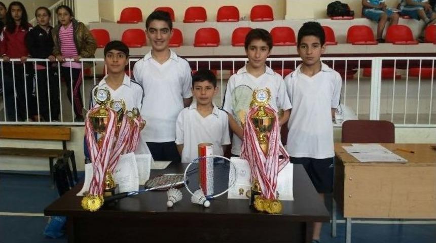 Okullararası Yıldızlar Badminton İl Birinciliği M&uuml;sabakaları Yapıldı