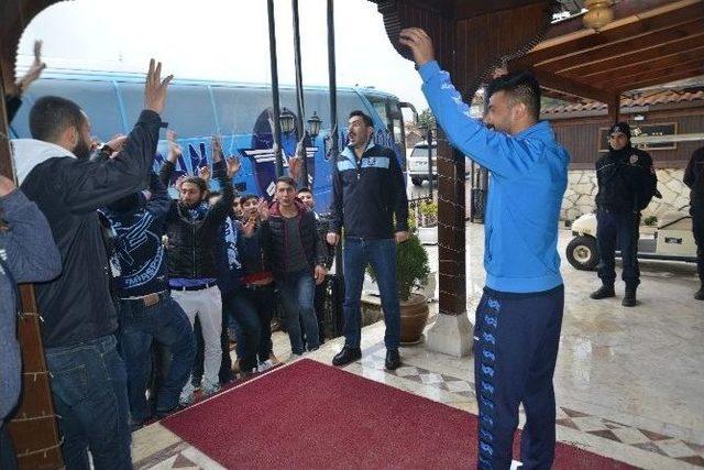 Adana Demirspor’u Karabük’te Taraftarlar Karşıladı