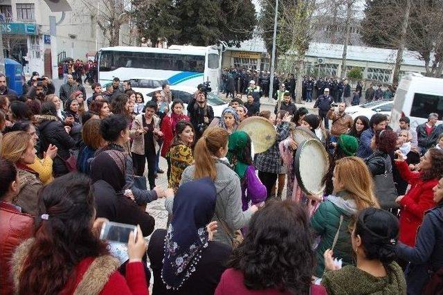 Kadınların Yürüyüşüne İzin Verilmedi