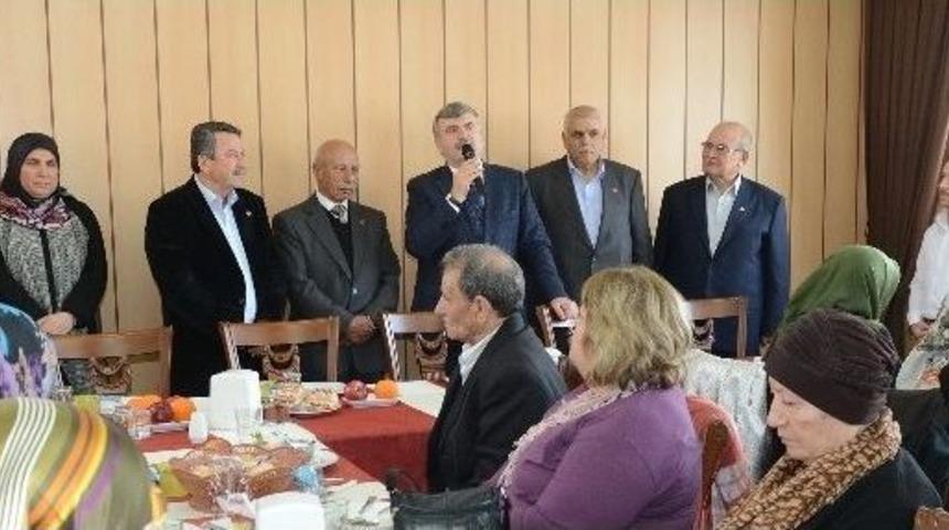 Başkan Aky&uuml;rek, Şehit Aileleri İle Buluştu