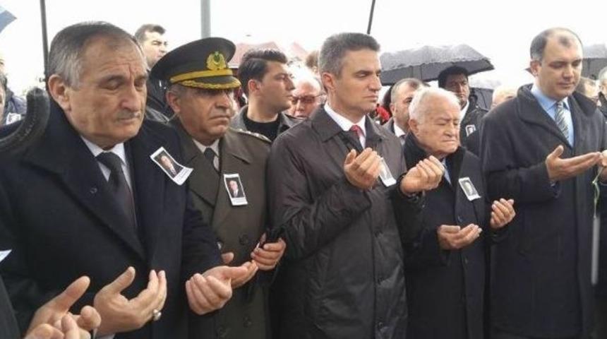 Bolulu Hayırsever İş Adamı İzzet Baysal &Ouml;l&uuml;m&uuml;n&uuml;n 16. Yılında Anıldı