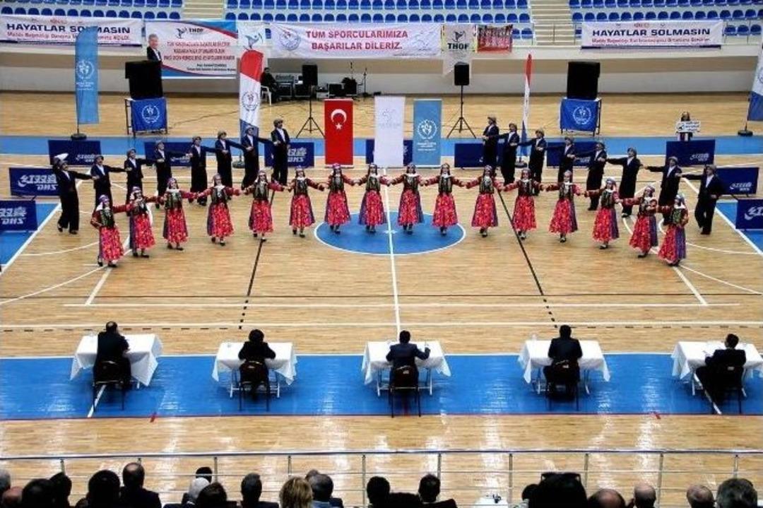 Van&rsquo;da &ldquo;kul&uuml;pler Arası Halk Oyunları Yarışması&rdquo; Yapıldı