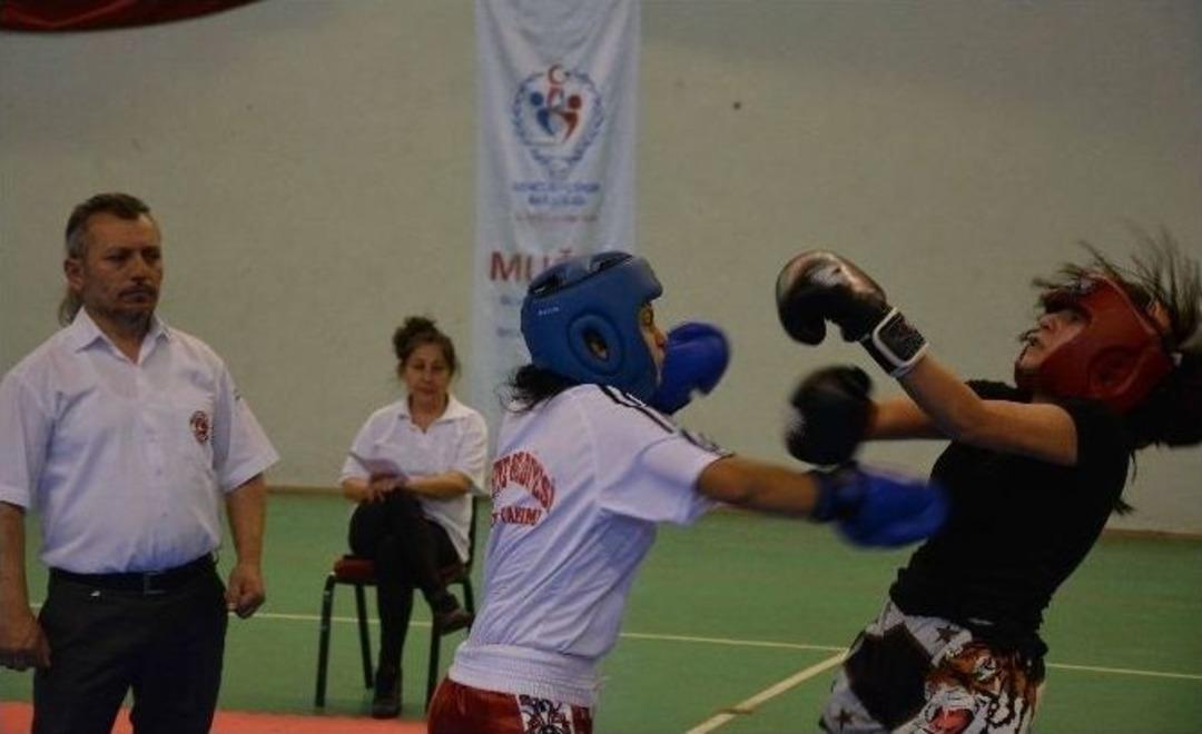 Kadın Kick Boks&ccedil;ular Muğla&rsquo;da Ringe &Ccedil;ıktı