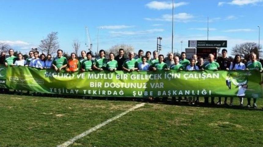 Vali Salihoğlu, Kızlarla Futbol Oynadı