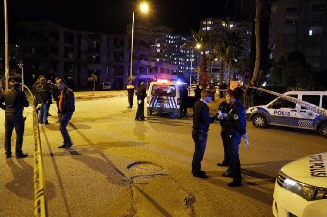 Polis Aracıyla Motosiklet &Ccedil;arpıştı: 1 &Ouml;l&uuml;, 2 Yaralı