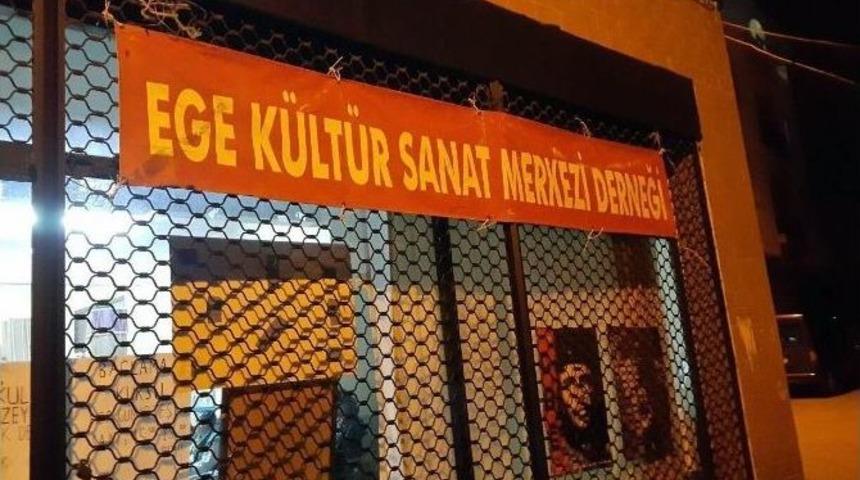 Ter&ouml;ristleri Anmak İ&ccedil;in Toplandılar, Polise Saldırdılar