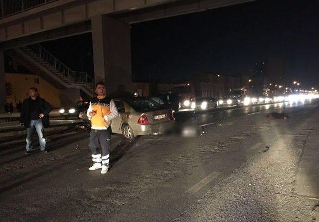 Üst Geçidin Altında Can Verdi