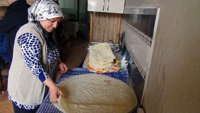 Yozgat&rsquo;ta 7 &Ccedil;ocuğunu Tek Başına B&uuml;y&uuml;ten Dilek G&uuml;neşer&rsquo;in &Ccedil;abası Ve Azmi Kadınlara &Ouml;rnek Oluyor 1