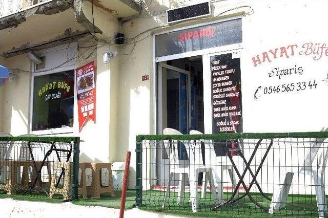 Şemsiyeyi &Ccedil;alan Şahıs Kameraya Yakalandı 1