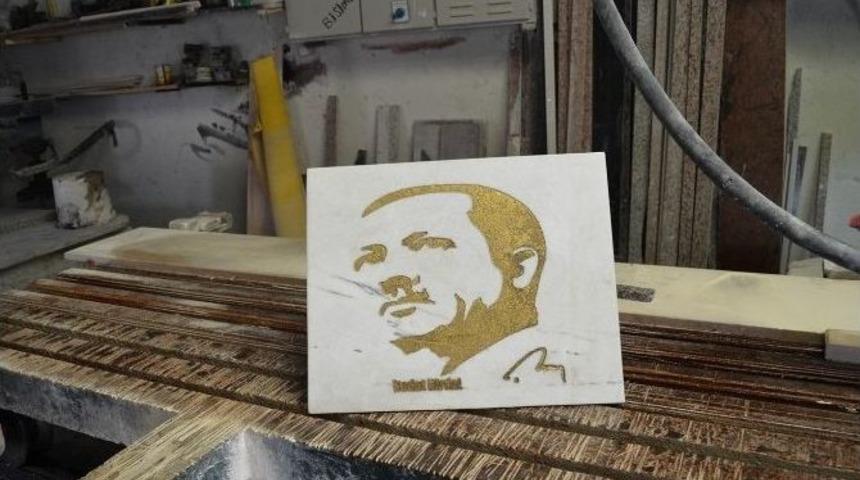 Cumhurbaşkanı Erdoğan&rsquo;ın Portresini Mermere İşledi