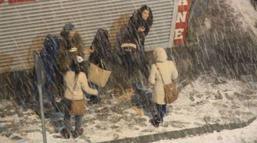 Hakkari&rsquo;de Kar S&uuml;rprizi