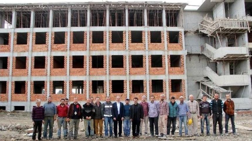 Başkan D&uuml;ndar, Okul İnşaatlarını Gezdi