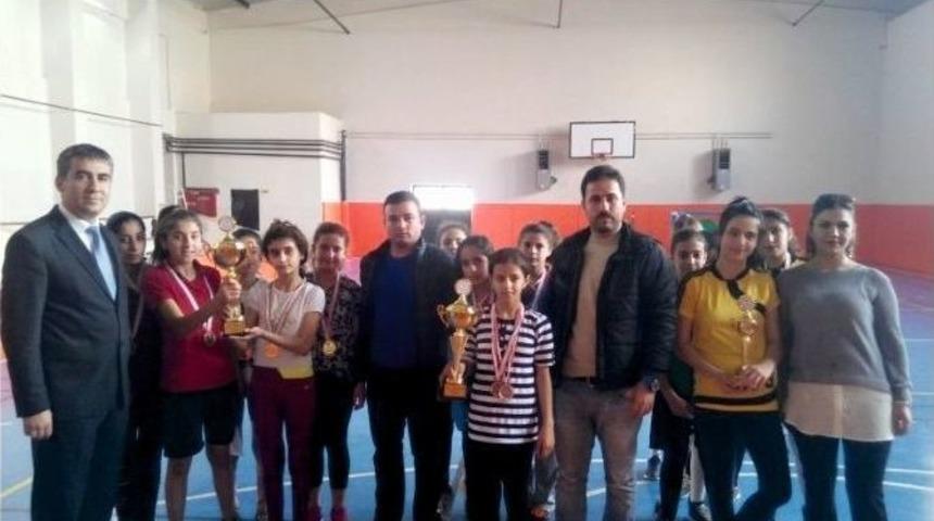 Kahta Girne Ortokulu&rsquo;ndan B&uuml;y&uuml;k Başarı