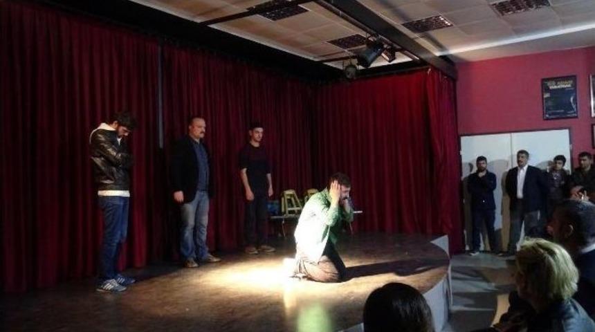 Şehir Tiyatrosu&rsquo;ndan, D&uuml;nya İşitme G&uuml;n&uuml;&rsquo;nde Anlamlı G&ouml;steri