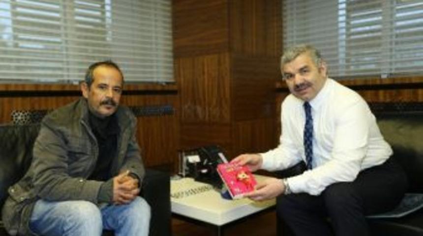 &Uuml;nl&uuml; Yazarlar Kayseri&rsquo;ye Gelmeye Devam Ediyor