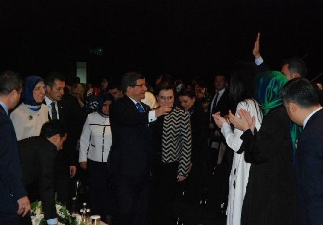 Başbakan Davutoğlu&rsquo;ndan Erkeklere &Ccedil;ağrı: &ldquo;kadınlarımızın Onuruna Sahip &Ccedil;ıkın&rdquo;