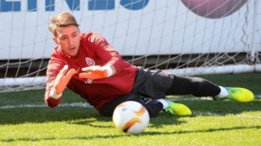 Galatasaray&rsquo;da Muslera Şoku