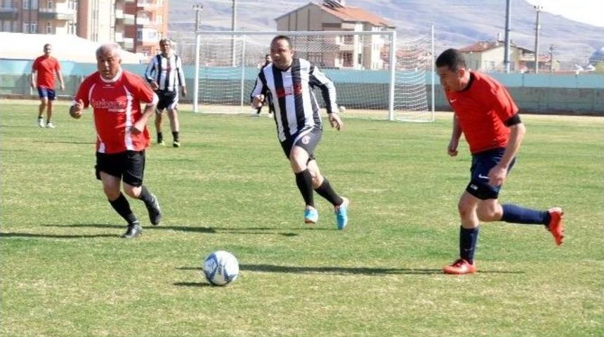Aksaray Veteranlar, Niğde Veteranları 2-1 Mağlup Etti