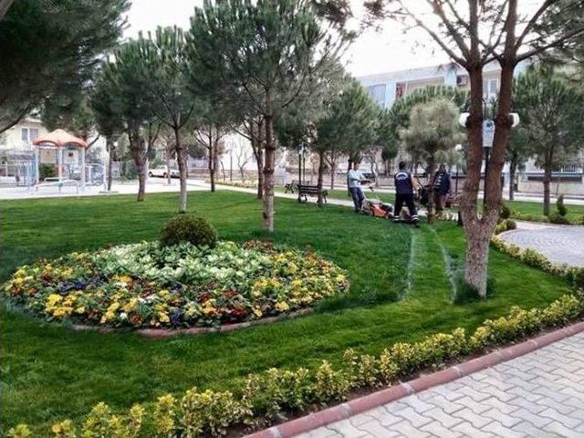 Yunusemre’deki Parklar Bakıma Alınıyor 2
