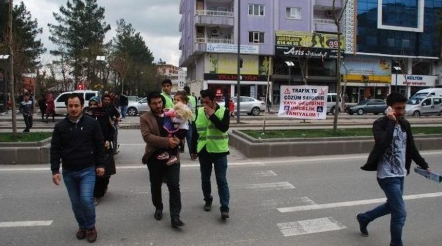 Batmanlı &Ouml;ğrencilerden Yayalar İ&ccedil;in Proje