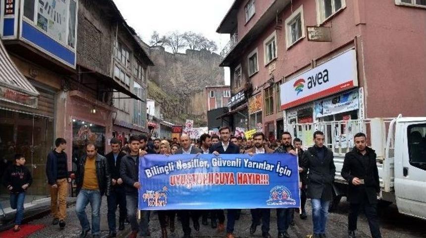 Bitlis&rsquo;te &lsquo;uyuşturucuya Hayır&rsquo; Y&uuml;r&uuml;y&uuml;ş&uuml;