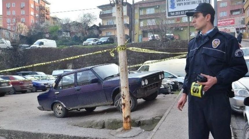 Otoparktaki Ş&uuml;pheli Ara&ccedil; Polisi Alarma Ge&ccedil;irdi