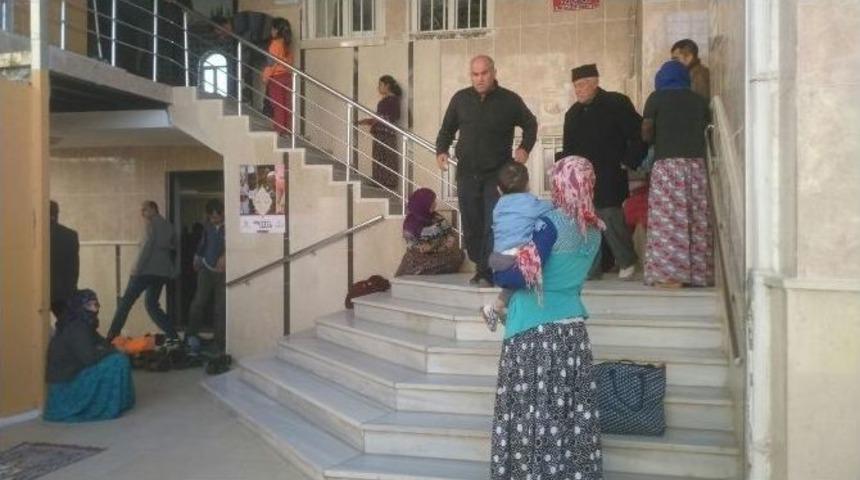 Adıyaman&rsquo;da Cami &Ouml;nlerindeki Dilenci Sayısı Artıyor