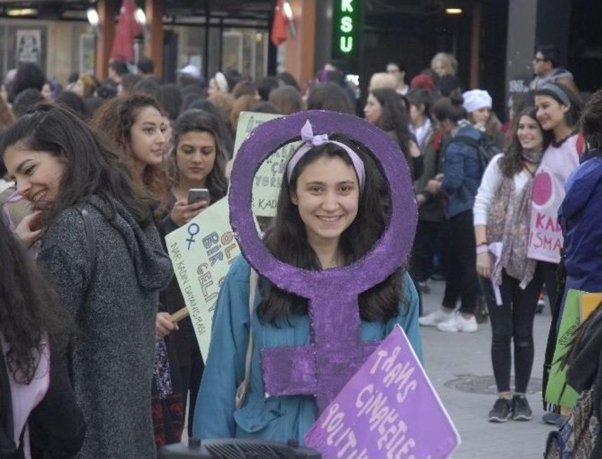 Eskişehir&rsquo;de 8 Mart D&uuml;nya Emek&ccedil;i Kadınlar G&uuml;n&uuml; Y&uuml;r&uuml;y&uuml;ş&uuml;