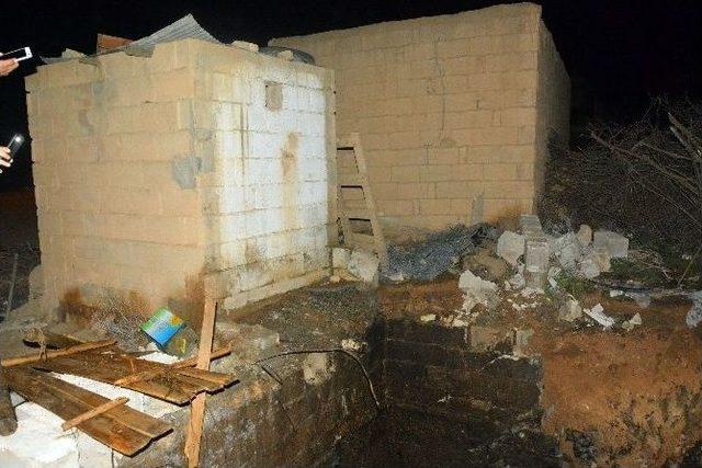 Cenaze T&ouml;reninde Foseptik &Ccedil;ukuruna D&uuml;şen 3 Kişi Yaralandı 3