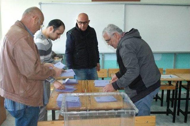 Özlem Tekin Muhtarlık Seçimlerinde Aza Oldu