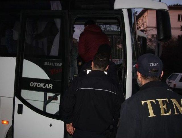 Sakarya Merkezli 4 İlde Fet&ouml; Operasyonu (2) 2