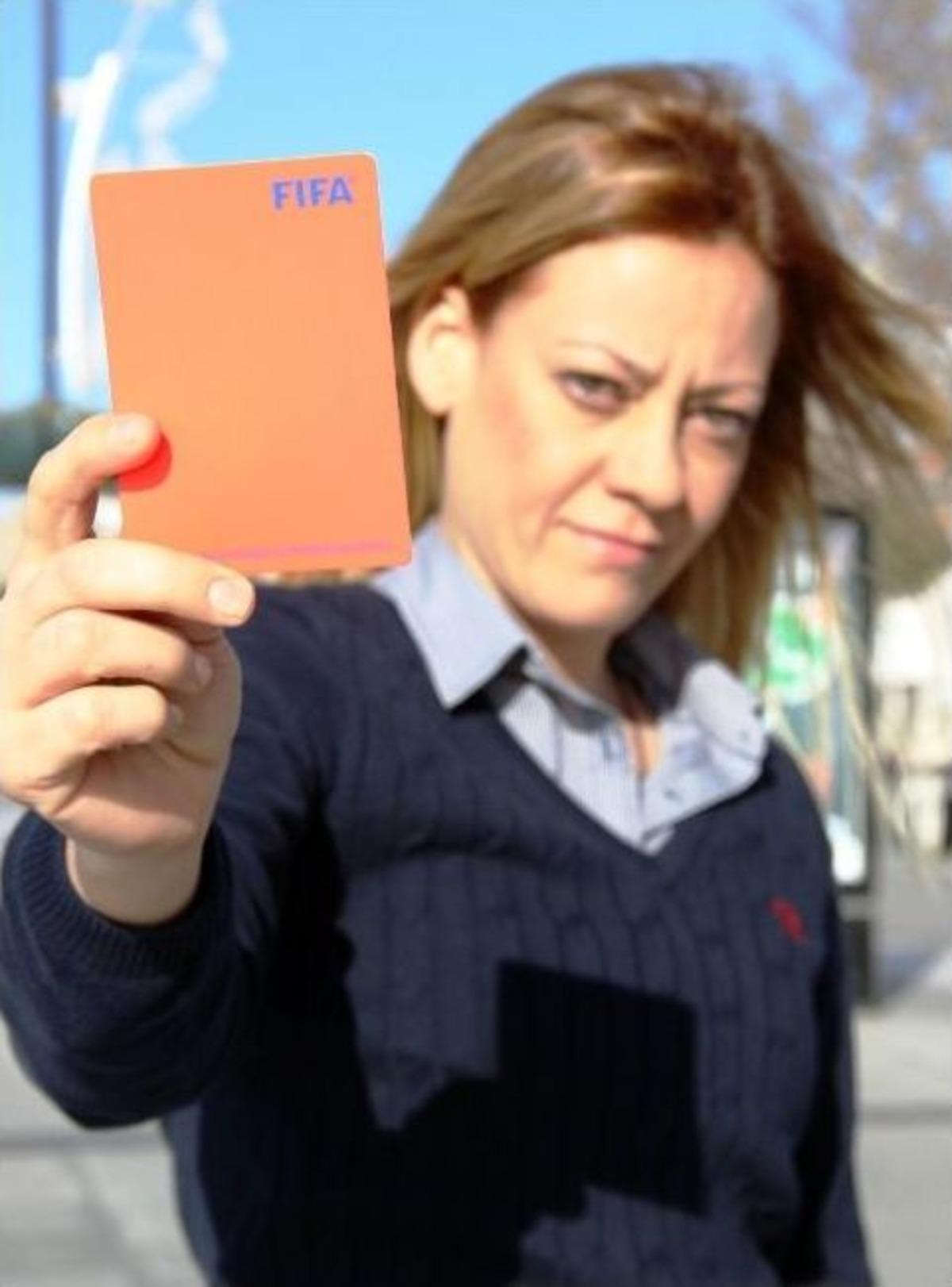 (&ouml;zel Haber) Kadına Şiddete Kırmızı Kart