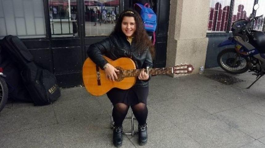 (&ouml;zel Haber) Otizmli Gen&ccedil; Kızın M&uuml;zik Azmi, Kadınlara &Ouml;rnek Oluyor