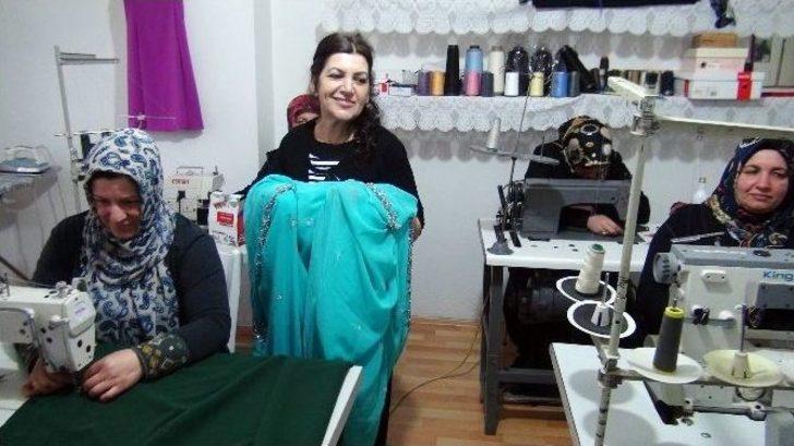 (özel Haber) Yıllardır Çocuklarına Hem Analık Hem De Babalık Yapıyor G1