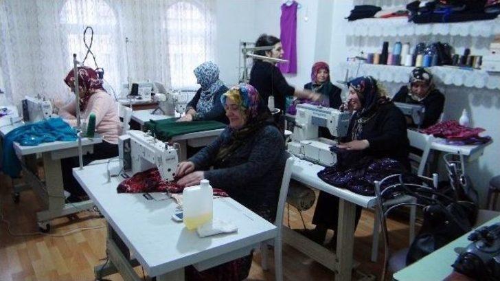 (özel Haber) Yıllardır Çocuklarına Hem Analık Hem De Babalık Yapıyor G2