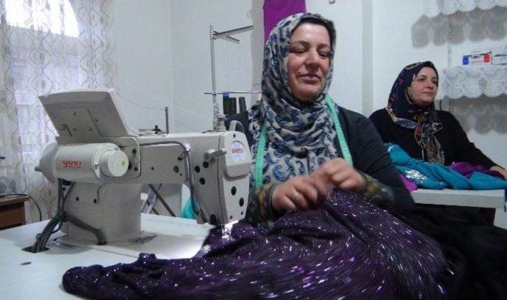 (özel Haber) Yıllardır Çocuklarına Hem Analık Hem De Babalık Yapıyor G4