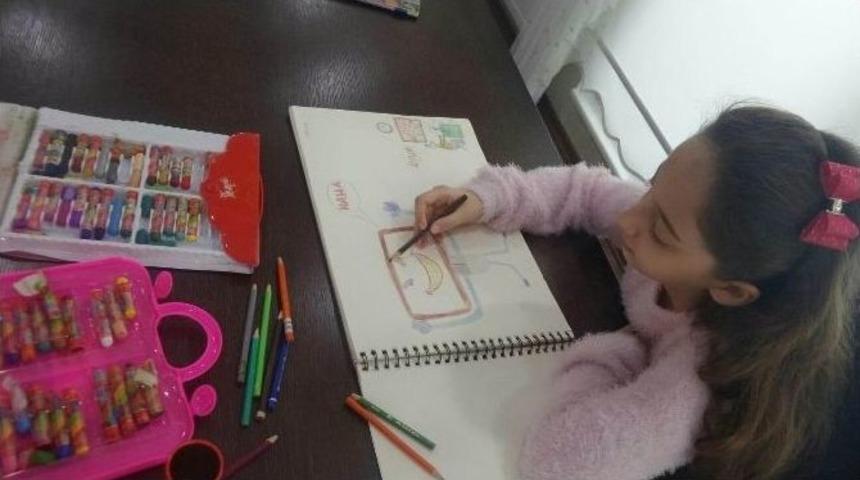 Minik &Ouml;ğrenciler Kendi Hikaye Kitaplarını Yazıyor