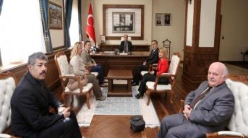 Yeşilay&rsquo;dan Vali &Ccedil;omaktekin&rsquo;e Teşekk&uuml;r