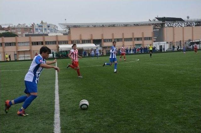 Futbolda Yarı Finale Çıkma Heyecanı Sona Erdi