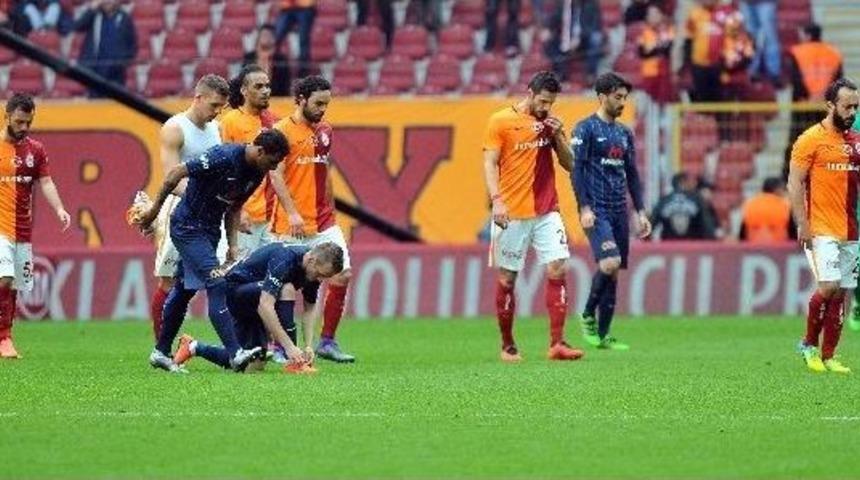 Galatasaray Kurtarıcısını Arıyor