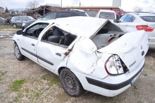 &Uuml;&ccedil; Ayrı Kazada 5 Kişi Yaralandı 2