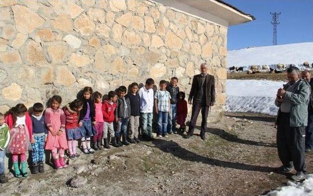 &Ouml;ğretmen Atanmayınca Ders Zili Bir D&ouml;nem Ge&ccedil; &Ccedil;aldı 2