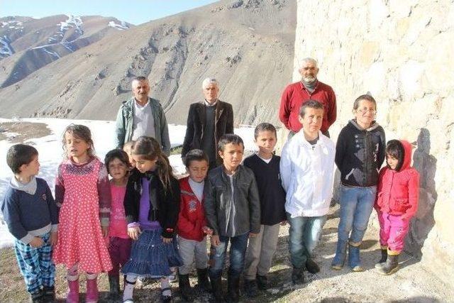 &Ouml;ğretmen Atanmayınca Ders Zili Bir D&ouml;nem Ge&ccedil; &Ccedil;aldı 3