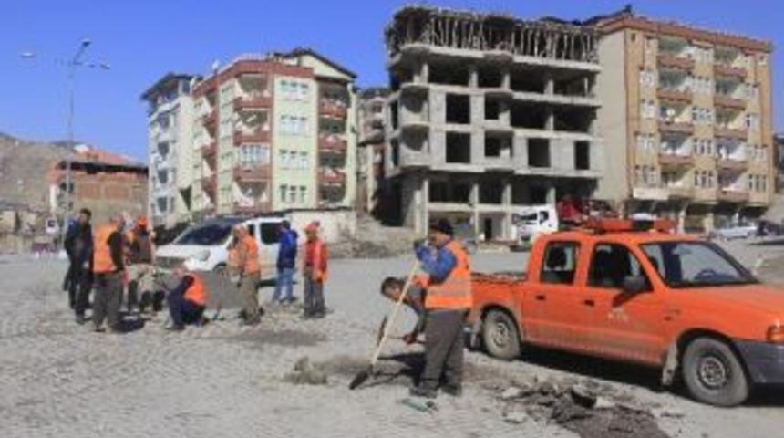 Hakkari&rsquo;de Yol Onarım &Ccedil;alışması