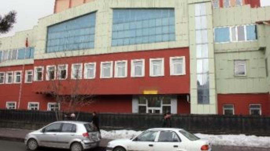 Ağrı&rsquo;da Liseli Bir Kız İntihar Etti