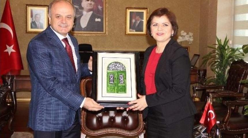 Kktc Dışişleri Bakanı Emine &Ccedil;olak Mersin&rsquo;de