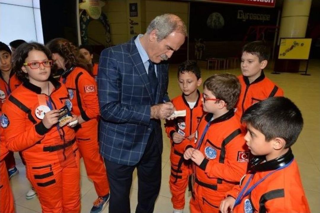 K&uuml;&ccedil;&uuml;k Astronotlar &ldquo;mars&rsquo;ta Bir Gece&rdquo; Ge&ccedil;irdi