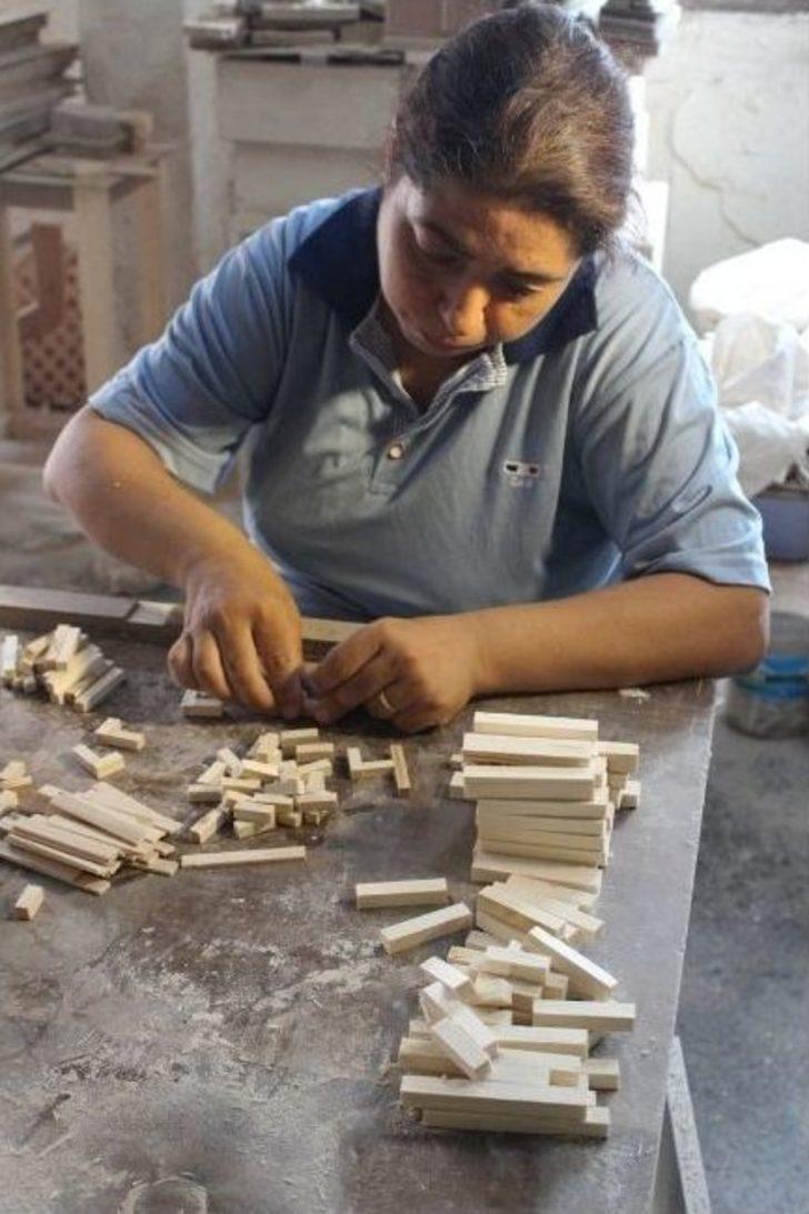 (özel) Ahşap Oyuncak Yapıyor, Otistik Çocuklara Mutluluk Veriyor G5